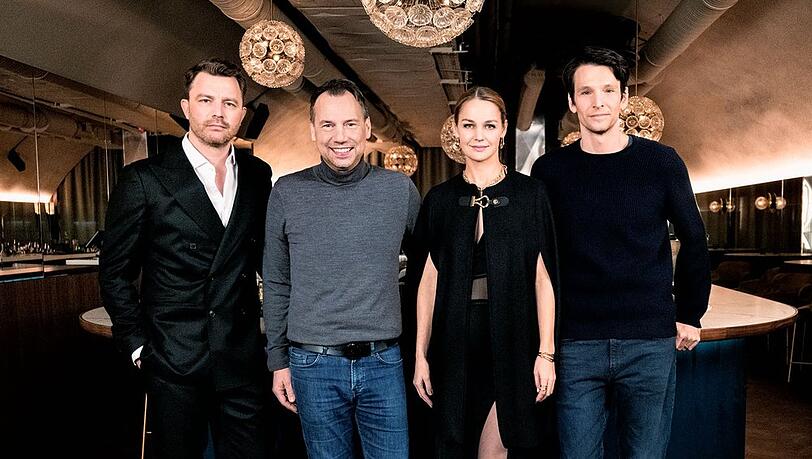Prime Video verfilmt Sebastian Fitzeks Bestseller "Der Heimweg" mit Luise Heyer, Sabin Tambrea und Friedrich Mücke. Prime Video verfilmt Sebastian Fitzeks Bestseller "Der Heimweg" mit Luise Heyer, Sabin Tambrea und Friedrich Mücke.