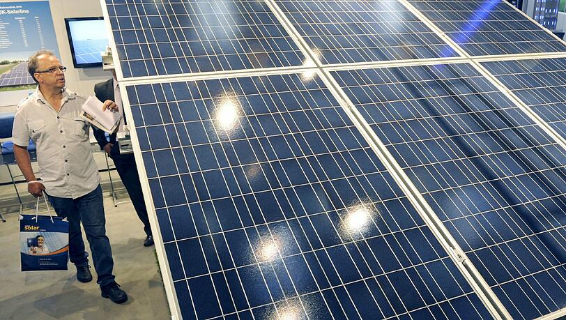 Wer mit Photovoltaik liebäugelt, sollte sich beraten lassen. Wer mit Photovoltaik liebäugelt, sollte sich beraten lassen.