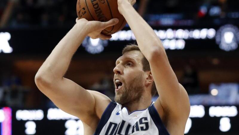 Dirk Nowitzki und die Dallas Mavericks haben einen knappen Heimsieg gegen die Portland Trail Blazers geholt. Dirk Nowitzki und die Dallas Mavericks haben einen knappen Heimsieg gegen die Portland Trail Blazers geholt.