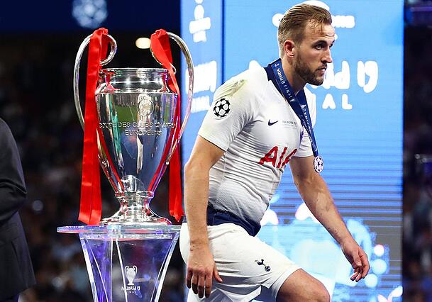 Flüchtige Bekanntschaft: Im Alter von 30 Jahren wartet Harry Kane noch auf seinen ersten Titel. Auch deshalb soll es zum FC Bayern gehen. Flüchtige Bekanntschaft: Im Alter von 30 Jahren wartet Harry Kane noch auf seinen ersten Titel. Auch deshalb soll es zum FC Bayern gehen.
