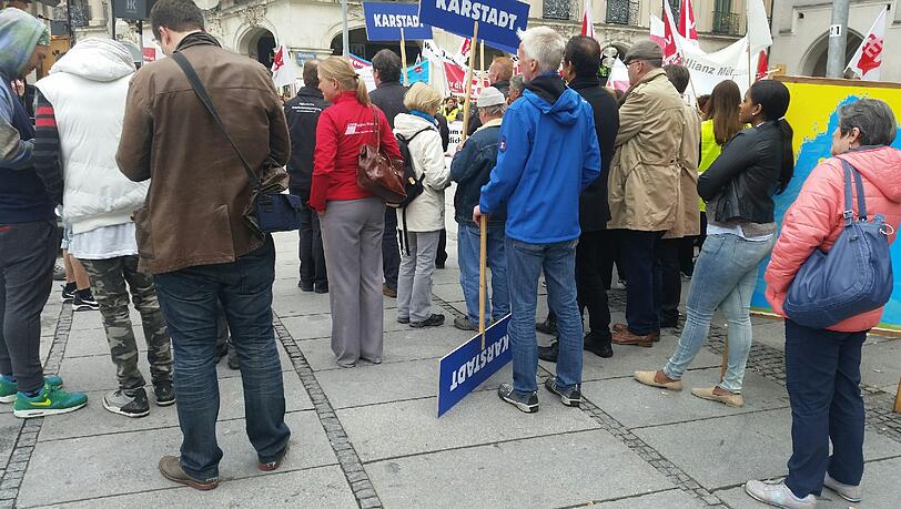 Am Freitag streiken einige Verkäufer in der Münchner Innenstadt. Am Freitag streiken einige Verkäufer in der Münchner Innenstadt.
