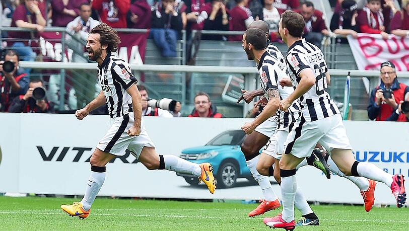 So jubelte Juventus-Star Andrea Pirlo (links) nach seinem 1:0 im Lokalderby gegen den FC Turin. So jubelte Juventus-Star Andrea Pirlo (links) nach seinem 1:0 im Lokalderby gegen den FC Turin.