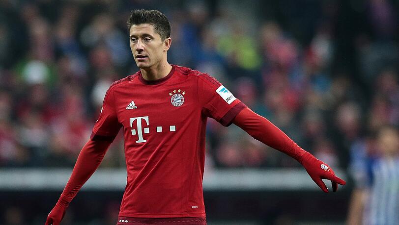 Robert Lewandowski wurde in seiner Heimat für seine grandiosen Leistungen geehrt. Robert Lewandowski wurde in seiner Heimat für seine grandiosen Leistungen geehrt.