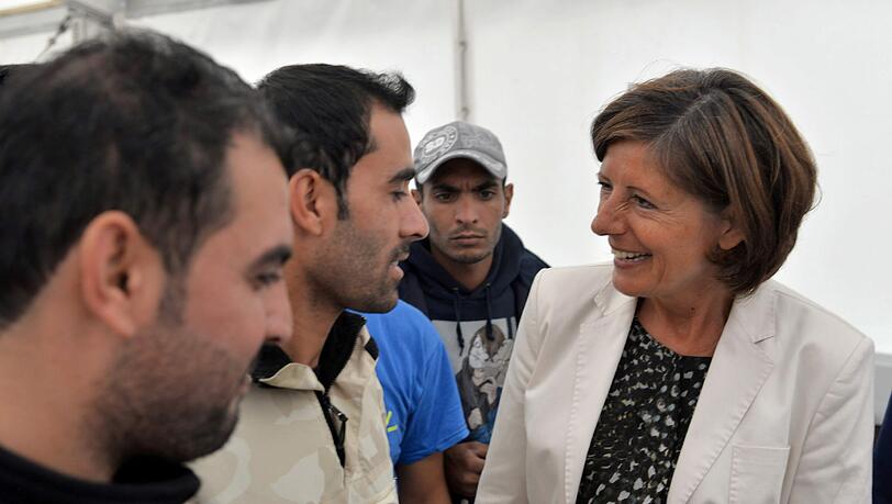 Die rheinland-pfälzische Ministerpräsidentin Malu Dreyer fordert, dass sowohl Flüchtlinge als auch Bürger von der Zuwanderung profitieren. Die rheinland-pfälzische Ministerpräsidentin Malu Dreyer fordert, dass sowohl Flüchtlinge als auch Bürger von der Zuwanderung profitieren.