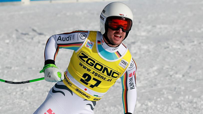 Dominik Schwaiger aus Deutschland jubelt im Zielbereich. Dominik Schwaiger aus Deutschland jubelt im Zielbereich.
