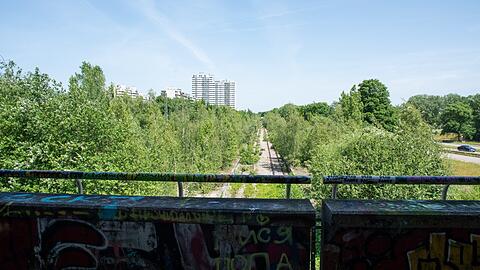 Der Blick vom alten S-Bahnhof nach Norden: Wird das ein neuer Park für München? Der Blick vom alten S-Bahnhof nach Norden: Wird das ein neuer Park für München?