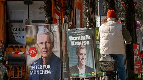 Reiter muss nach einem für ihn enttäuschenden ersten Wahlgang in die Stichwahl gegen Grünen-Kandidat Krause. Reiter muss nach einem für ihn enttäuschenden ersten Wahlgang in die Stichwahl gegen Grünen-Kandidat Krause.