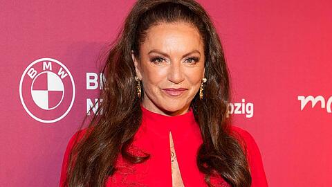 Worauf kann Christine Neubauer in ihrem Leben nicht verzichten? Das verrät sie jetzt im Podcast von Barbara Schöneberger. Worauf kann Christine Neubauer in ihrem Leben nicht verzichten? Das verrät sie jetzt im Podcast von Barbara Schöneberger.