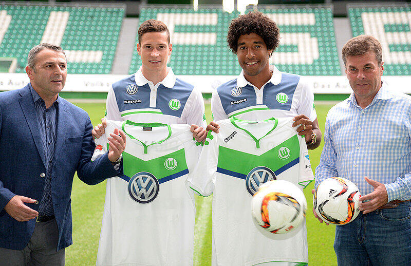 Attacke auf die Bayern: Wolfsburg will mit Manager Klaus Allofs (l-r), Julian Draxler, Dante und Trainer Dieter Hecking wieder angreifen