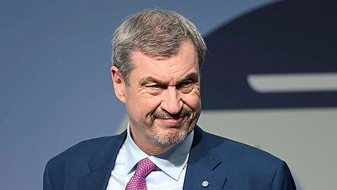 „Es ist nicht gerecht, dass normale Beitragszahler über ihre Arbeit die Krankenkosten für Bürgergeldempfänger finanzieren“, sagt Söder. „Es ist nicht gerecht, dass normale Beitragszahler über ihre Arbeit die Krankenkosten für Bürgergeldempfänger finanzieren“, sagt Söder.