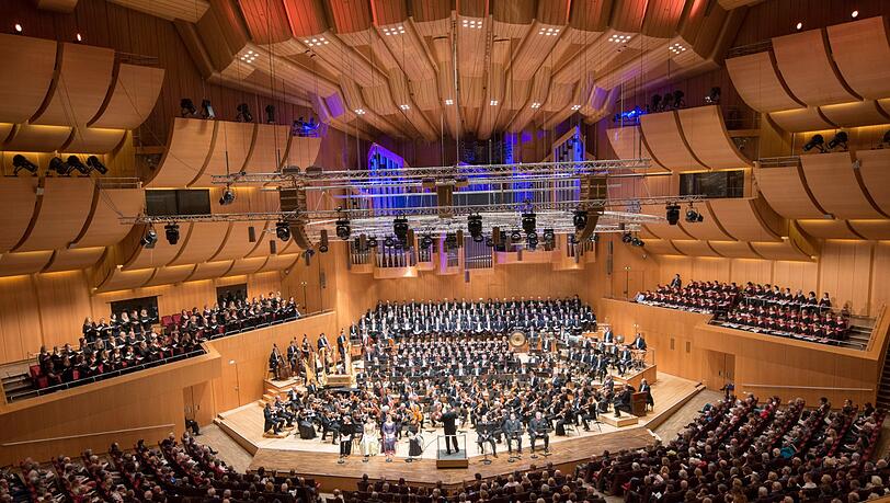 Ein Monumentalwerk: Mahlers Achte im Gasteig. Ein Monumentalwerk: Mahlers Achte im Gasteig.