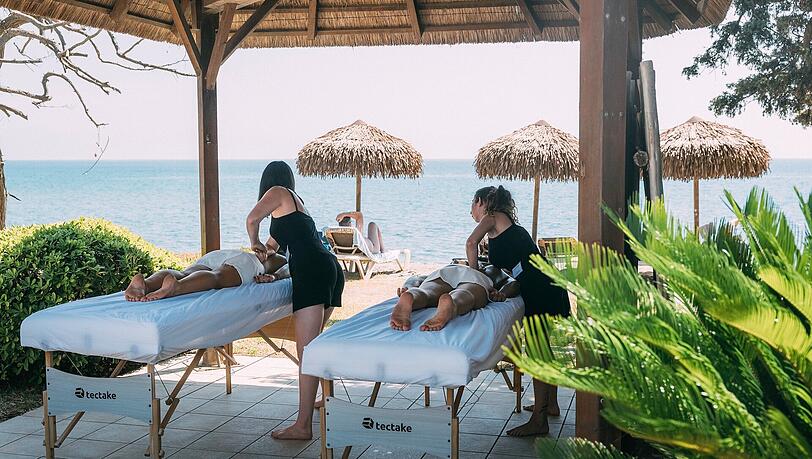 Wellness unter freiem Himmel, direkt am Meer in Riva Bella. Wellness unter freiem Himmel, direkt am Meer in Riva Bella.