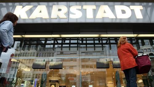 Stehen Karstadt-Kunden bald vor verschlossenen Türen? Ende nächster Woche läuft ein 650-Millionen-Kredit für Arcandor aus Stehen Karstadt-Kunden bald vor verschlossenen Türen? Ende nächster Woche läuft ein 650-Millionen-Kredit für Arcandor aus