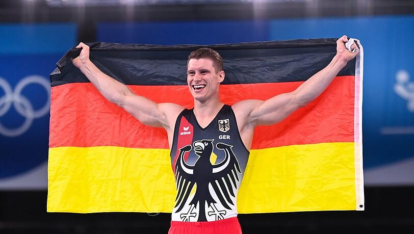 Wieder Silber für Haching, wieder am Barren: Lukas Dauser wiederholt den Coup Marcel Nguyens von 2012 eindrucksvoll. Die Medaille ist für den gebürtigen Ebersberger "das Größte für mich auf dieser Welt". Wieder Silber für Haching, wieder am Barren: Lukas Dauser wiederholt den Coup Marcel Nguyens von 2012 eindrucksvoll. Die Medaille ist für den gebürtigen Ebersberger "das Größte für mich auf dieser Welt".