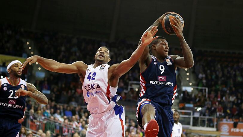Bayern-Star Deon Thompson (r.) beim Hinspiel in der Euro-League gegen ZSKA Moskau. Bayern-Star Deon Thompson (r.) beim Hinspiel in der Euro-League gegen ZSKA Moskau.