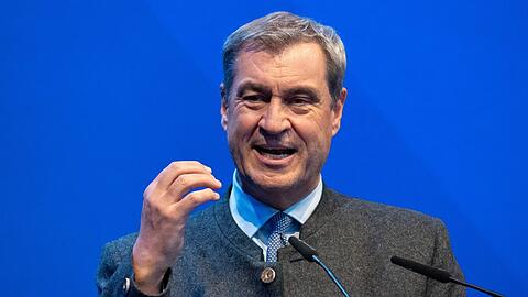 Markus Söder beantwortet im TV Fragen von Bürgerinnen und Bürgern. Markus Söder beantwortet im TV Fragen von Bürgerinnen und Bürgern.