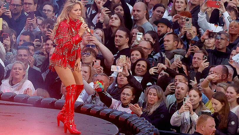 Helene Fischer tritt am 17. Juli 2026 in der Münchner Allianz Arena auf. Helene Fischer tritt am 17. Juli 2026 in der Münchner Allianz Arena auf.
