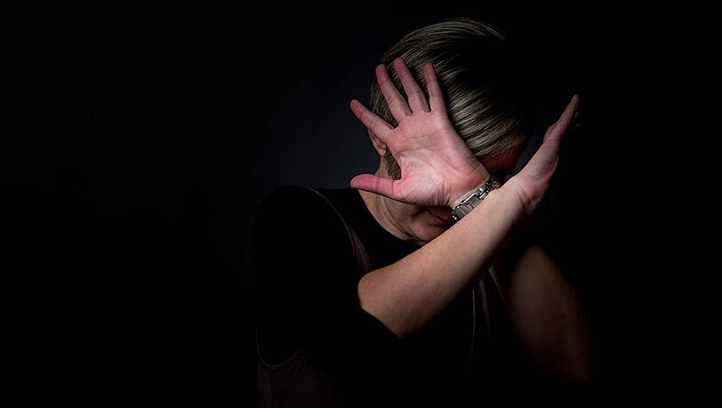 Der Täter verfolgte die Frau mehrere Hundert Meter weit.(Symbolbild) Der Täter verfolgte die Frau mehrere Hundert Meter weit.(Symbolbild)