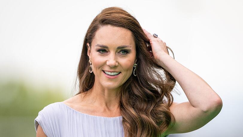 Herzogin Kate hat in England eine Doppelgängerin, die ihr verblüffend ähnlich sieht. Herzogin Kate hat in England eine Doppelgängerin, die ihr verblüffend ähnlich sieht.