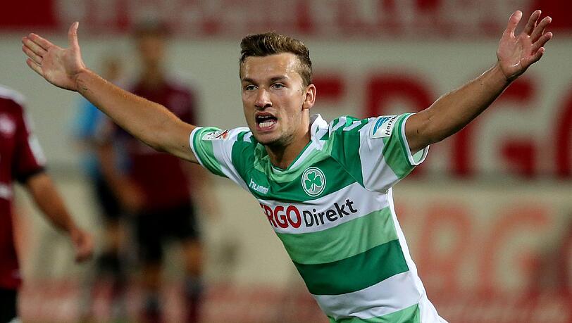 Kam für Fürth in dieser Saison bisher zu 17 Einsätzen (2 Tore), die meisten davon als Einwechselspieler: Tom Weilandt. Kam für Fürth in dieser Saison bisher zu 17 Einsätzen (2 Tore), die meisten davon als Einwechselspieler: Tom Weilandt.