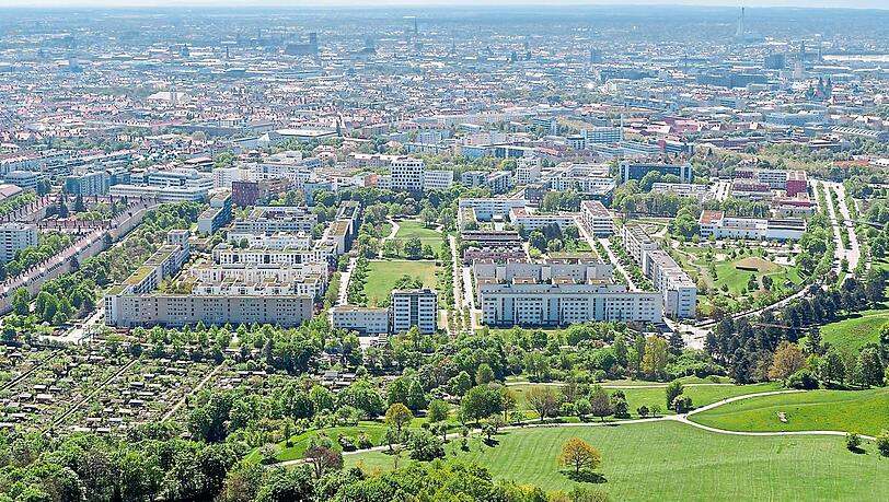 Einst militärisch genutztes Areal, heute Wohngebiet mit großen Grünflächen: "Am Ackermannbogen" ist ein 40 Hektar großes Stadtquartier entstanden. Einst militärisch genutztes Areal, heute Wohngebiet mit großen Grünflächen: "Am Ackermannbogen" ist ein 40 Hektar großes Stadtquartier entstanden.