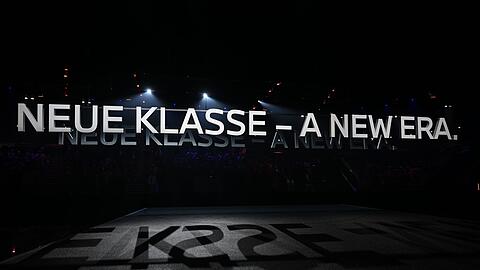 Mit dem iX3 hat BMW das erste Serienmodell der Plattform vorgestellt. Mit dem iX3 hat BMW das erste Serienmodell der Plattform vorgestellt.