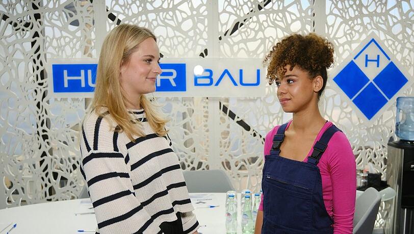 "Unter uns": Cecilia (l.) ist erleichtert, als sie das Missverständnis mit Paula schnell klären kann. "Unter uns": Cecilia (l.) ist erleichtert, als sie das Missverständnis mit Paula schnell klären kann.