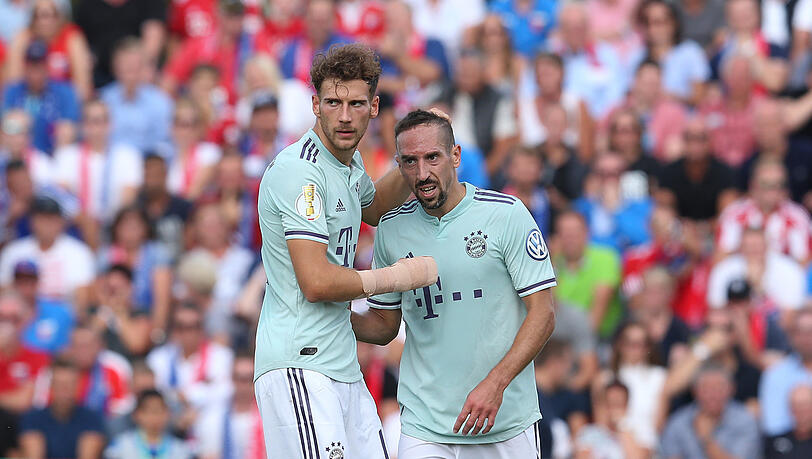 Dürfen beide auf einen Einsatz gegen Benfica Lissabon hoffen: Leon Goretzka (l.) und Franck Ribéry. Dürfen beide auf einen Einsatz gegen Benfica Lissabon hoffen: Leon Goretzka (l.) und Franck Ribéry.