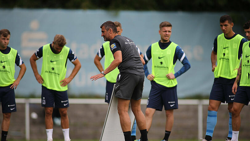 Der TSV 1860 schottet sich vor dem Spiel gegen den SV Verl ein wenig ab. Der TSV 1860 schottet sich vor dem Spiel gegen den SV Verl ein wenig ab.