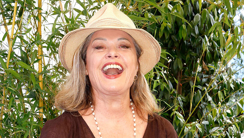 Das strahlende Lachen ist ihr geblieben: Uschi Obermaier bei einer Veranstaltung im Juli 2024. Das strahlende Lachen ist ihr geblieben: Uschi Obermaier bei einer Veranstaltung im Juli 2024.