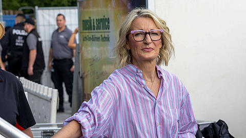 Monika Gruber erkennt im deutschen Schulsystem eine klare Lücke. Monika Gruber erkennt im deutschen Schulsystem eine klare Lücke.