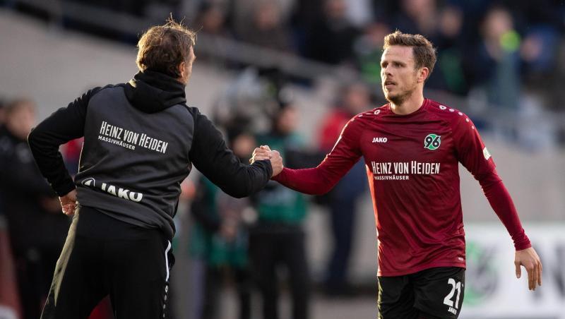 Nicolai Müller erzielte seine ersten beiden Bundesliga-Tore für Hannover. Nicolai Müller erzielte seine ersten beiden Bundesliga-Tore für Hannover.