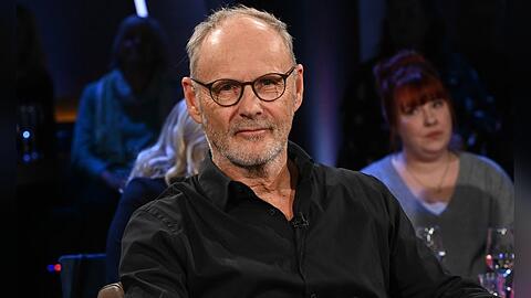 Reinhold Beckmann muss seine Wohnung verlassen, bis sie wieder renoviert ist. Reinhold Beckmann muss seine Wohnung verlassen, bis sie wieder renoviert ist.