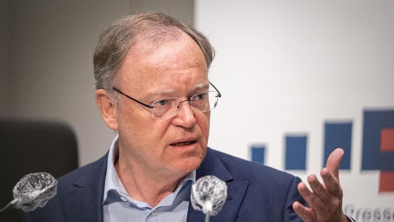 Stephan Weil ist persönlich kein Fan von Geisterspielen. Stephan Weil ist persönlich kein Fan von Geisterspielen.