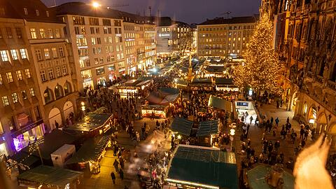 Mit einer Drohne flog der 45-Jährige über den Münchner Christkindlmarkt. (Archivbild) Mit einer Drohne flog der 45-Jährige über den Münchner Christkindlmarkt. (Archivbild)