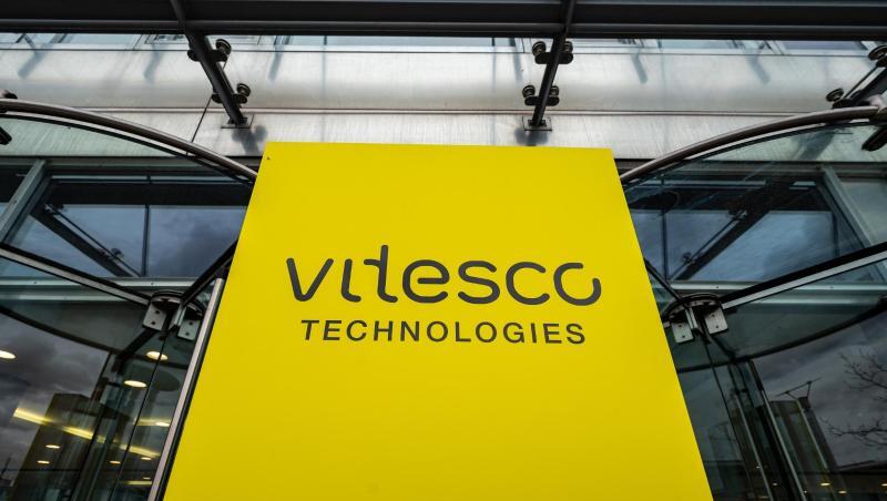 „Vitesco Technologies- Entwicklungszentrum“ steht auf einem Schild vor dem Werksgelände. „Vitesco Technologies- Entwicklungszentrum“ steht auf einem Schild vor dem Werksgelände.