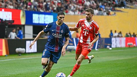 5. Juli 2025: Müller (r.) bestreitet beim Klub-WM-Viertelfinale gegen PSG (mit Hakimi) sein letztes Spiel für den FC Bayern. 5. Juli 2025: Müller (r.) bestreitet beim Klub-WM-Viertelfinale gegen PSG (mit Hakimi) sein letztes Spiel für den FC Bayern.