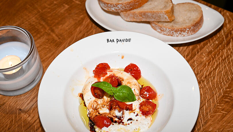 Gerichte für den kleinen Hunger, zum Beispiel Burrata. Gerichte für den kleinen Hunger, zum Beispiel Burrata.