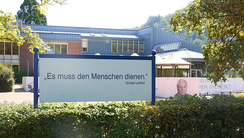Günter Leifheit ist auch heute noch in der Stadt Nassau präsent, wie hier am Rande des Leifheit-Campus. Günter Leifheit ist auch heute noch in der Stadt Nassau präsent, wie hier am Rande des Leifheit-Campus.