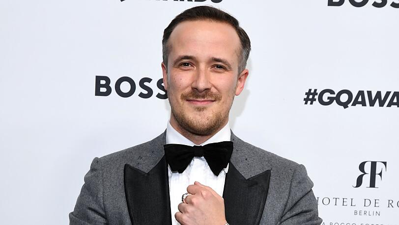 Mode-Influencer und Politiker-Sohn Joe Laschet hat seiner Freundin einen Heiratsantrag gemacht. Mode-Influencer und Politiker-Sohn Joe Laschet hat seiner Freundin einen Heiratsantrag gemacht.