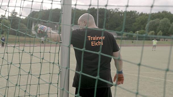 "Im Osten was Neues": Ein Ex-Neonazi macht Aufbauarbeit für gestrandete Jugendliche (So, 19.30 Uhr, Rio). "Im Osten was Neues": Ein Ex-Neonazi macht Aufbauarbeit für gestrandete Jugendliche (So, 19.30 Uhr, Rio).