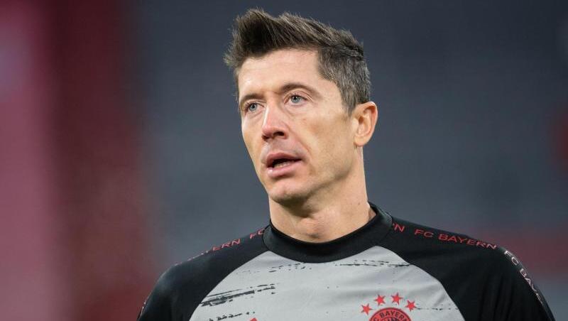Bayern-Angreifer Robert Lewandowski denkt mittlerweile nicht mehr über einen Abschied aus München nach. (Archivbild)