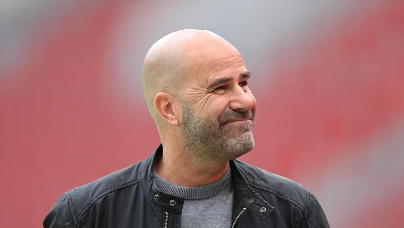 Trainer Peter Bosz von Leverkusen vor dem Spiel. Foto: Matthias Hangst/Getty Images Europe/Pool/dpa/Archiv Trainer Peter Bosz von Leverkusen vor dem Spiel. Foto: Matthias Hangst/Getty Images Europe/Pool/dpa/Archiv
