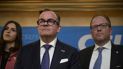 Der Eine steht intern unter Druck, der Andere ist als Fraktionschef wiedergewählt: Clemens Baumgärtner (links) und Manuel Pretzl. Der Eine steht intern unter Druck, der Andere ist als Fraktionschef wiedergewählt: Clemens Baumgärtner (links) und Manuel Pretzl.