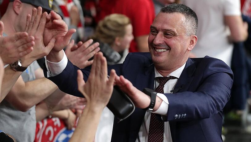 Er kann sich feiern lassen: Bayern-Coach Dejan Radonjic und sein Team haben noch immer eine Chance auf die Euroleague-Playoffs. Er kann sich feiern lassen: Bayern-Coach Dejan Radonjic und sein Team haben noch immer eine Chance auf die Euroleague-Playoffs.