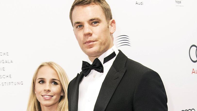 So stolz: Nina Weiss und Manuel Neuer bei der Operngala der Deutschen Oper in Berin So stolz: Nina Weiss und Manuel Neuer bei der Operngala der Deutschen Oper in Berin