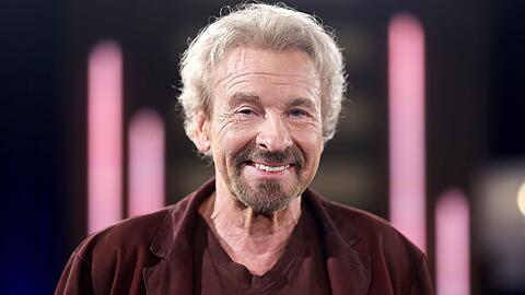 Thomas Gottschalk wird zu seinem Abschied bei "Denn sie wissen nicht, was passiert!" zwar dabei sein, an den Spielen kann er aber nicht teilnehmen. Thomas Gottschalk wird zu seinem Abschied bei "Denn sie wissen nicht, was passiert!" zwar dabei sein, an den Spielen kann er aber nicht teilnehmen.