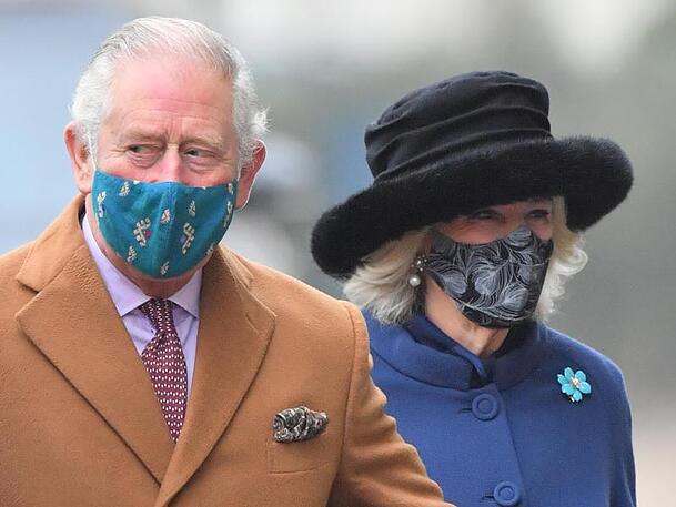 Der britische Prinz Charles, Prinz von Wales, und seine Frau Camilla, Herzogin von Cornwall, haben sich mit dem Coronavirus infiziert. Der britische Prinz Charles, Prinz von Wales, und seine Frau Camilla, Herzogin von Cornwall, haben sich mit dem Coronavirus infiziert.