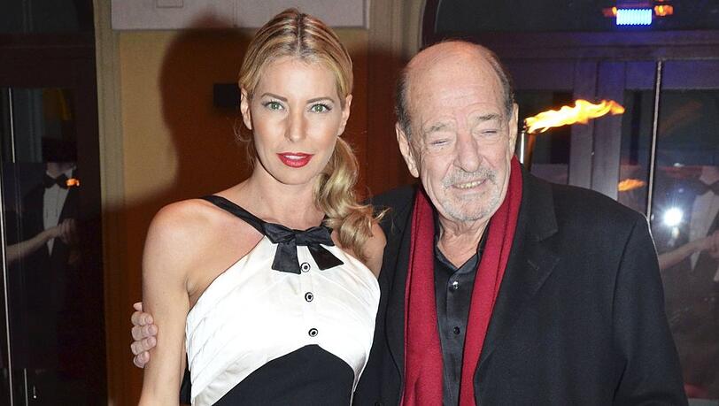 Giulia Siegel und ihr Vater Ralph Siegel bei einem gemeinsamen Auftritt im Jahr 2016. Giulia Siegel und ihr Vater Ralph Siegel bei einem gemeinsamen Auftritt im Jahr 2016.