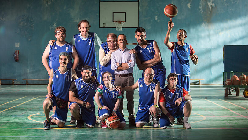 Was unfreiwillig beginnt, ist der Beginn einer wunderbaren Freundschaft: Javier Gutiérrez als Coach mit seinen Spielern. Was unfreiwillig beginnt, ist der Beginn einer wunderbaren Freundschaft: Javier Gutiérrez als Coach mit seinen Spielern.